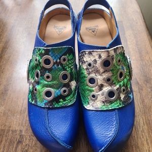 Fluevog Prepares Buzz